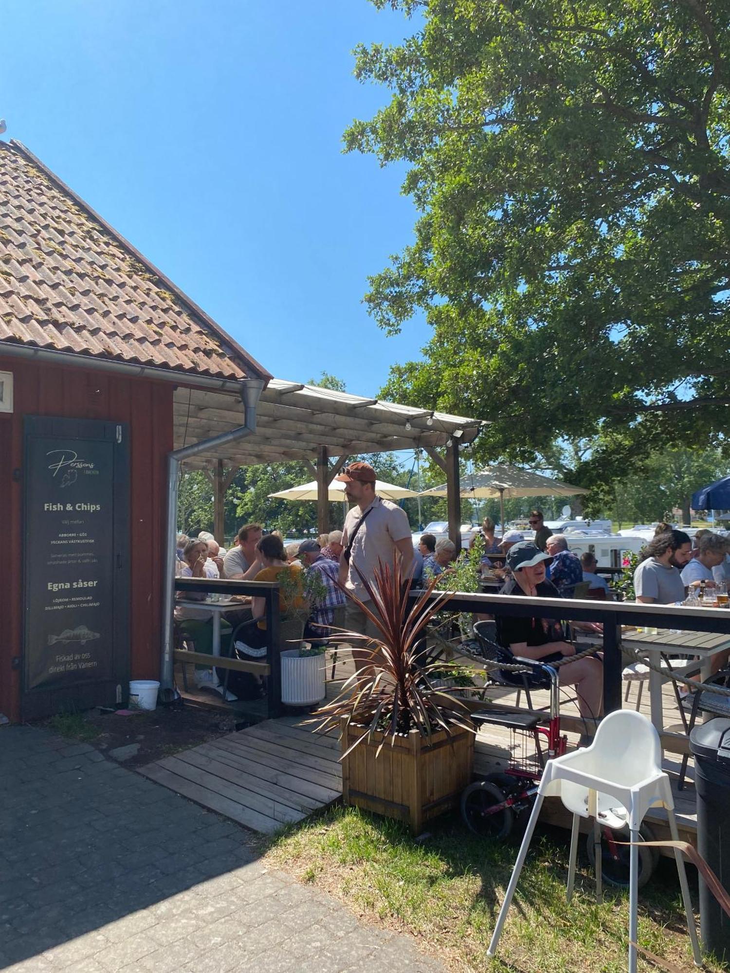 Perssons I Backens Pensionat- Sjoetorps Vandrarhem & Rum Sjötorp Exterior foto