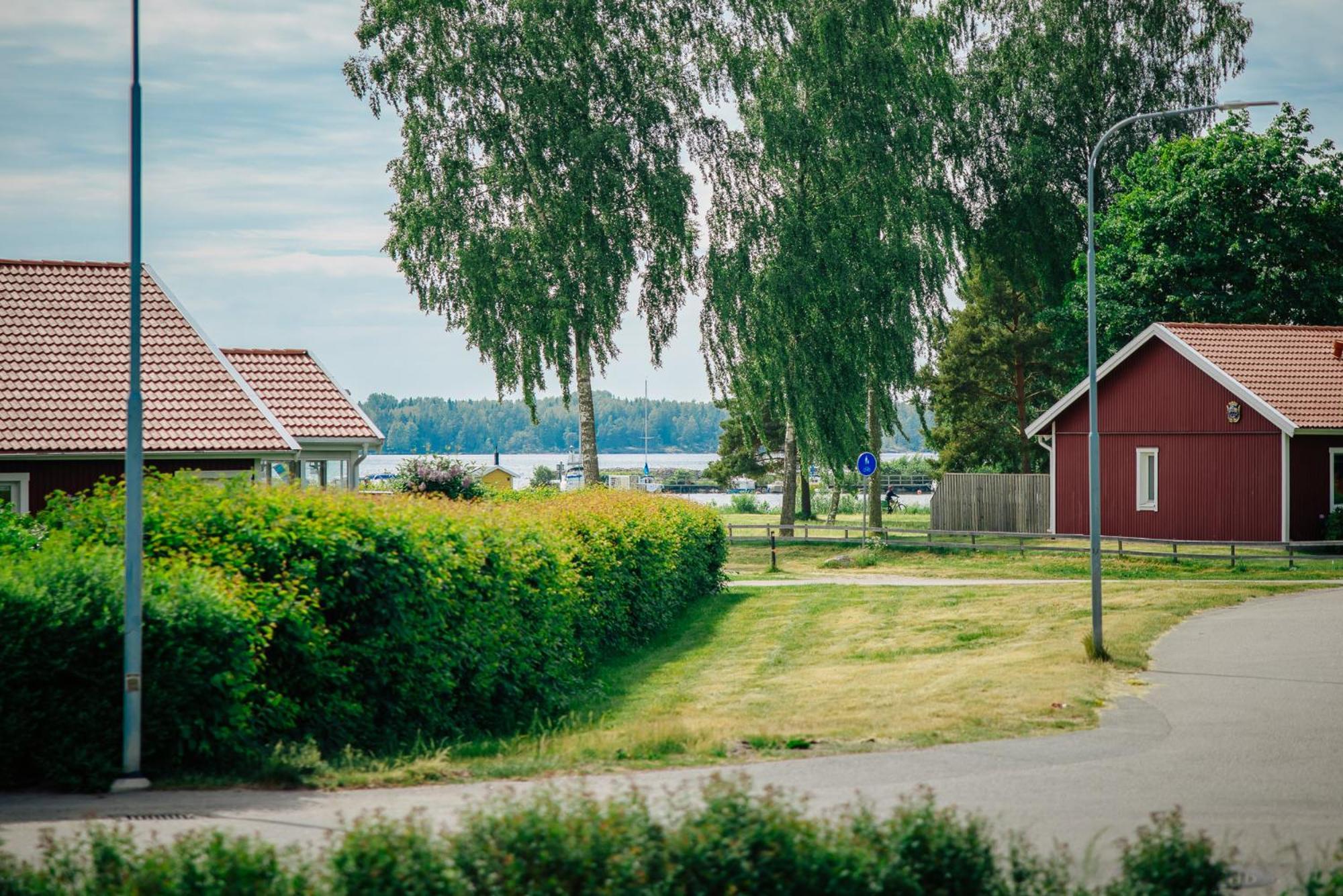Perssons I Backens Pensionat- Sjoetorps Vandrarhem & Rum Sjötorp Exterior foto