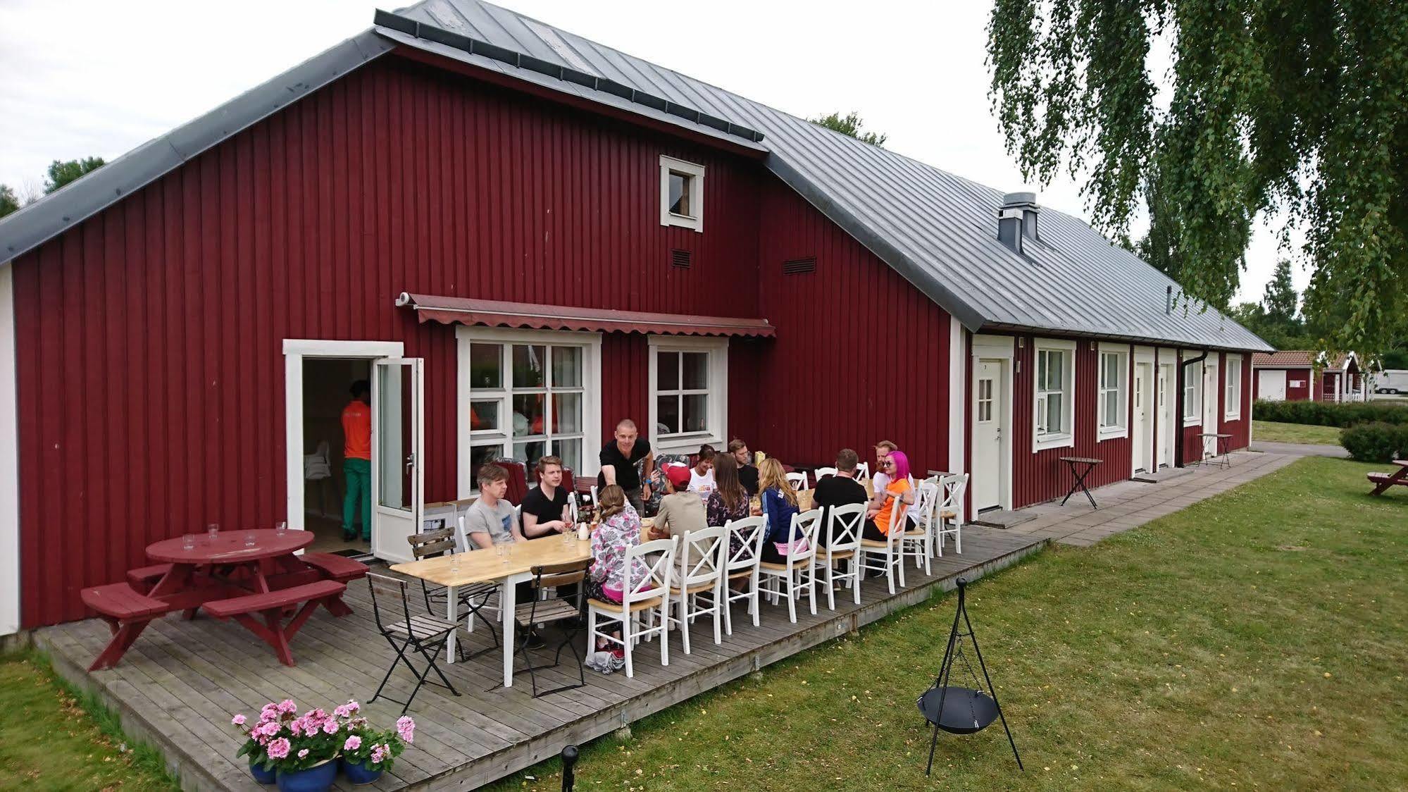Perssons I Backens Pensionat- Sjoetorps Vandrarhem & Rum Sjötorp Exterior foto