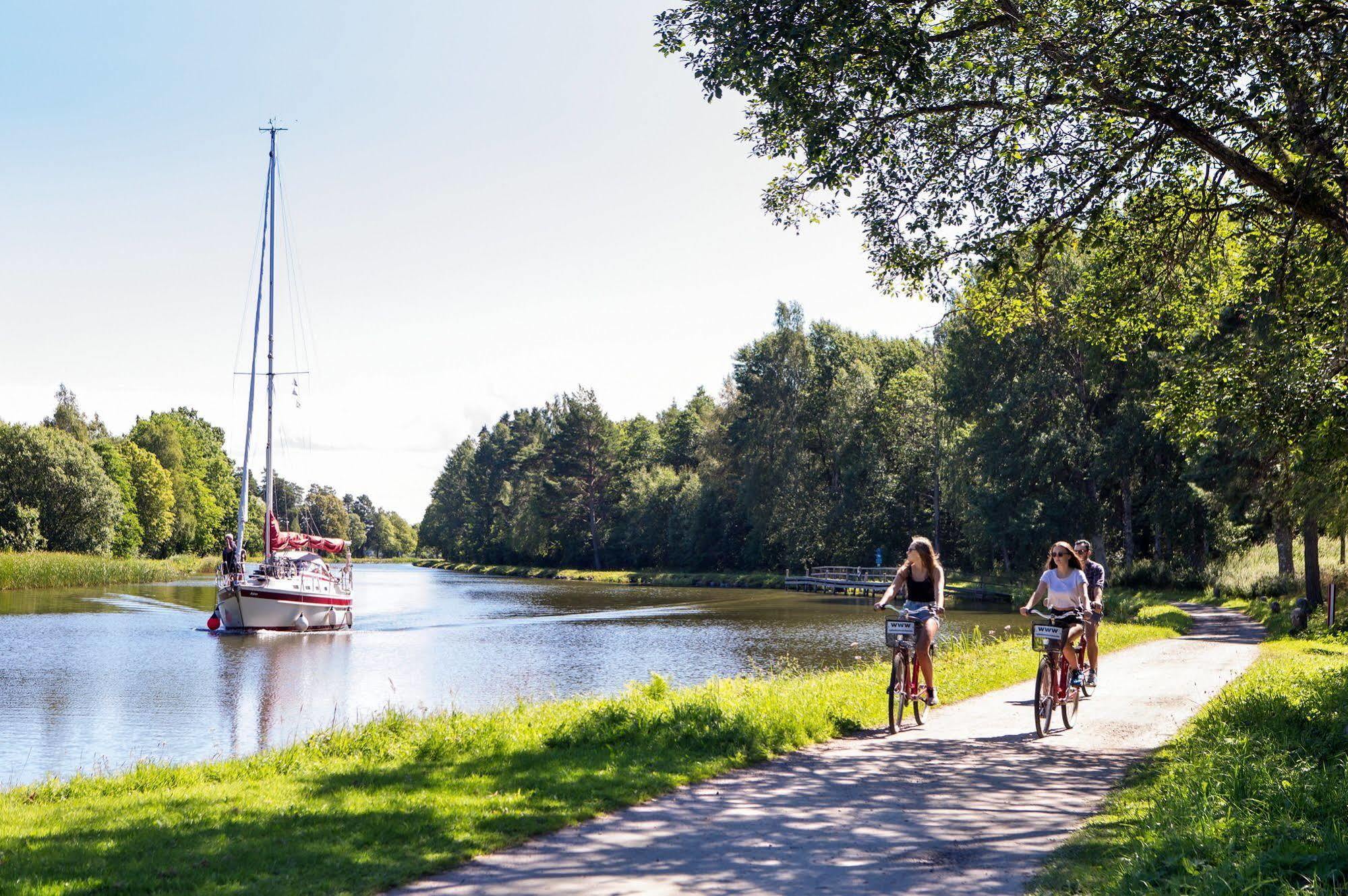 Perssons I Backens Pensionat- Sjoetorps Vandrarhem & Rum Sjötorp Exterior foto
